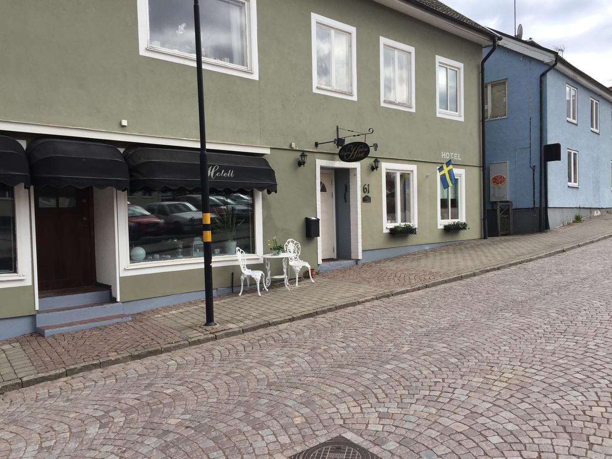 Hoejdens Lagprishotell Monsteras Exterior photo